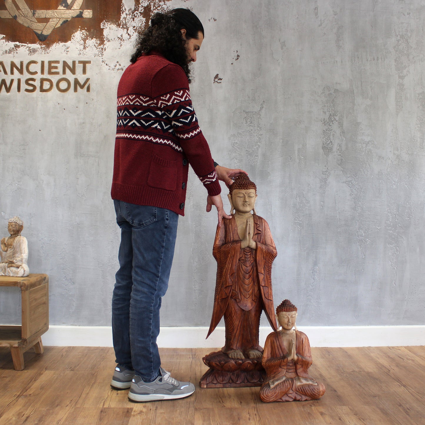 Estatua de Buda de pie - Encalado - 1m Bienvenido